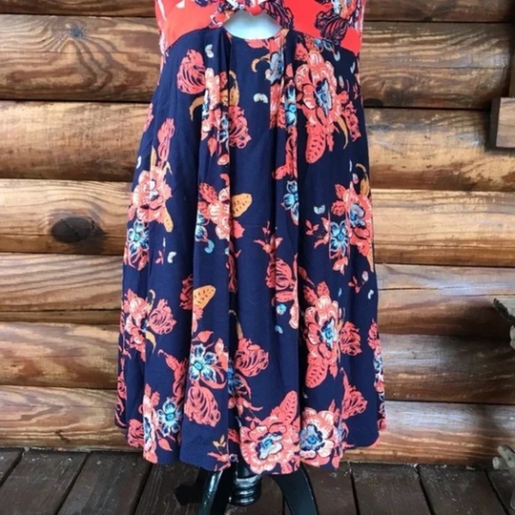 $128 FREE PEOPLE FLORAL PRINT V-NECK MINI-DRESS NA - Picture 10 of 15